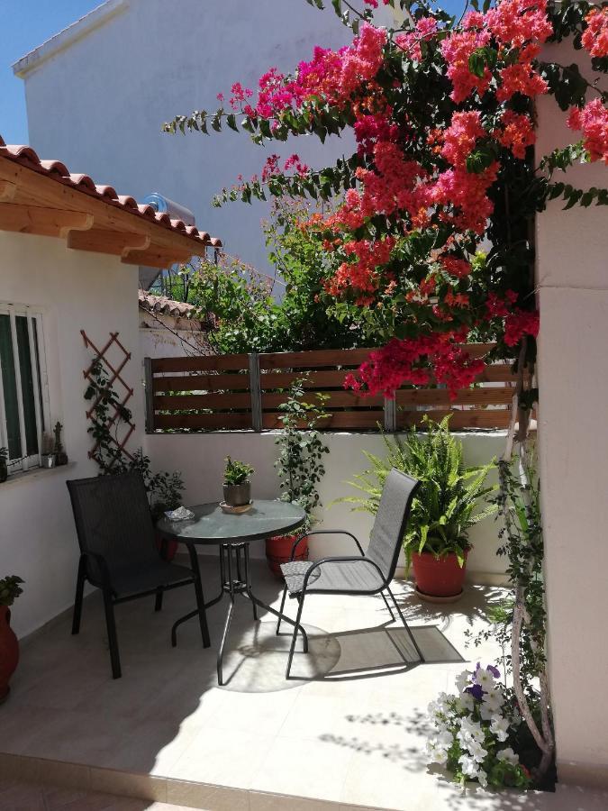 Small Studio With Yard Hanya Dış mekan fotoğraf