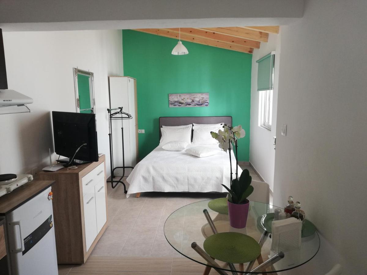 Small Studio With Yard Hanya Dış mekan fotoğraf